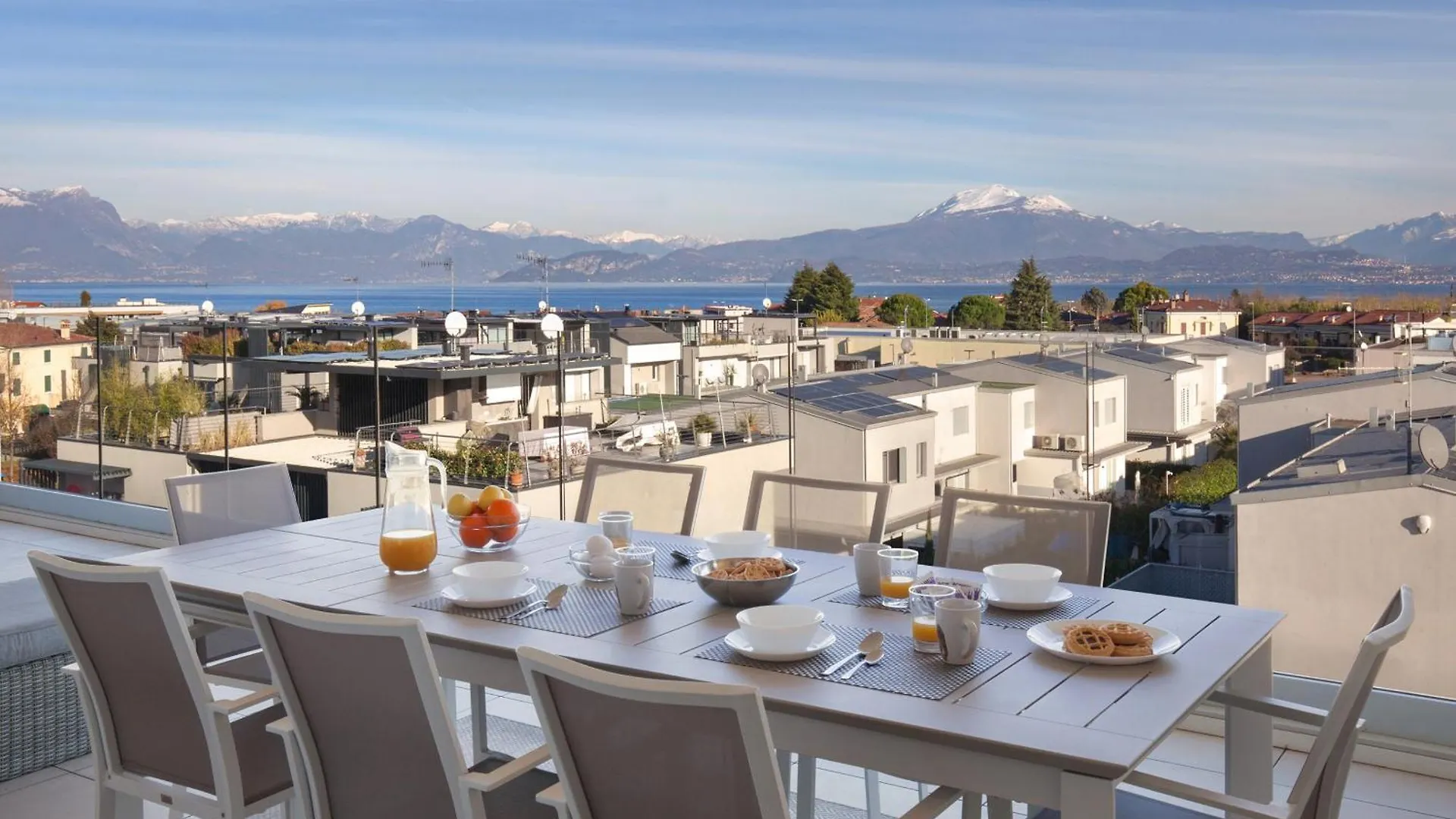 Perla Garda Lake Apartment With Pool Peschiera del Garda 0*,  Italy