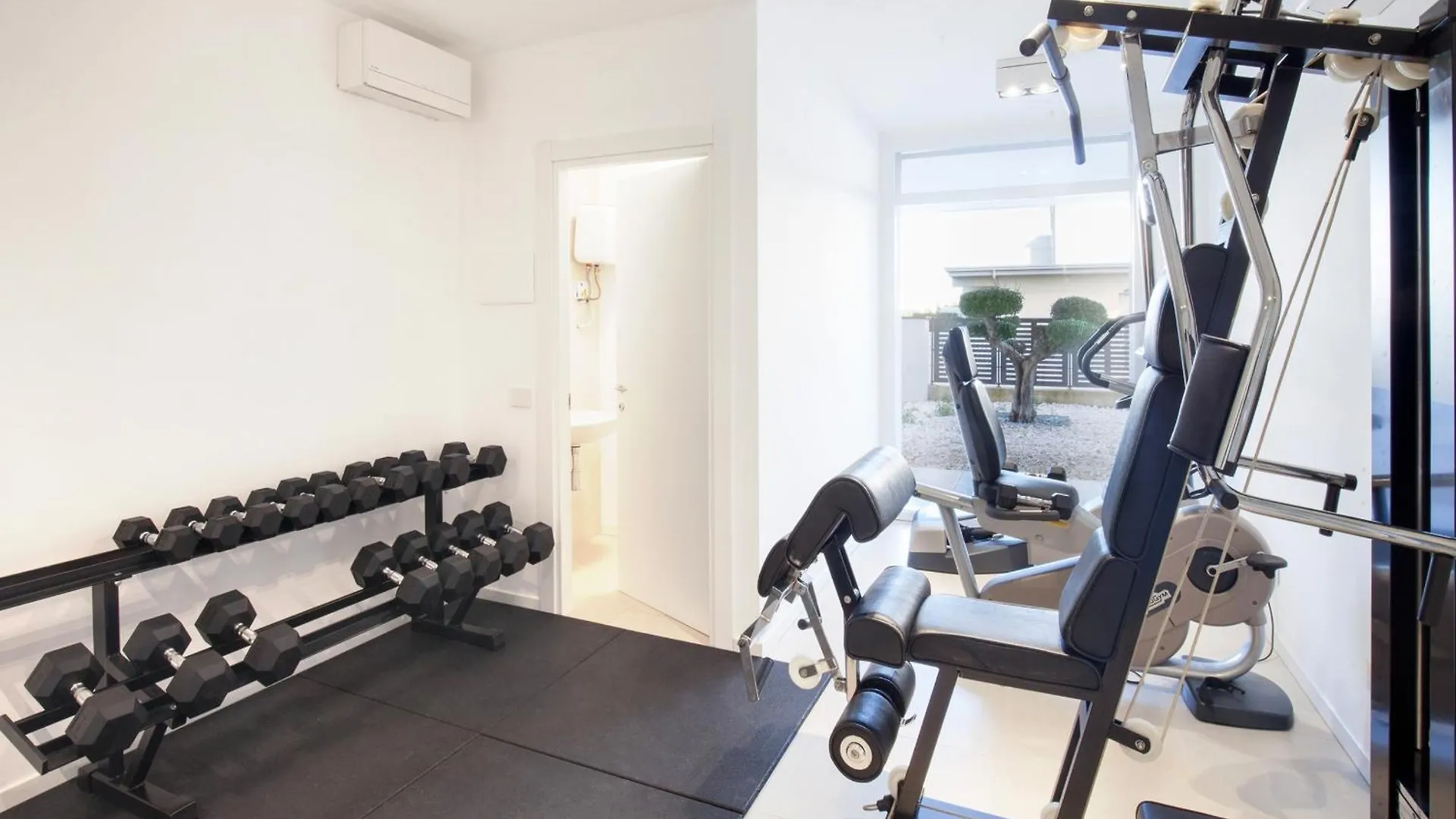 Perla Garda Lake Apartment With Pool Peschiera del Garda
