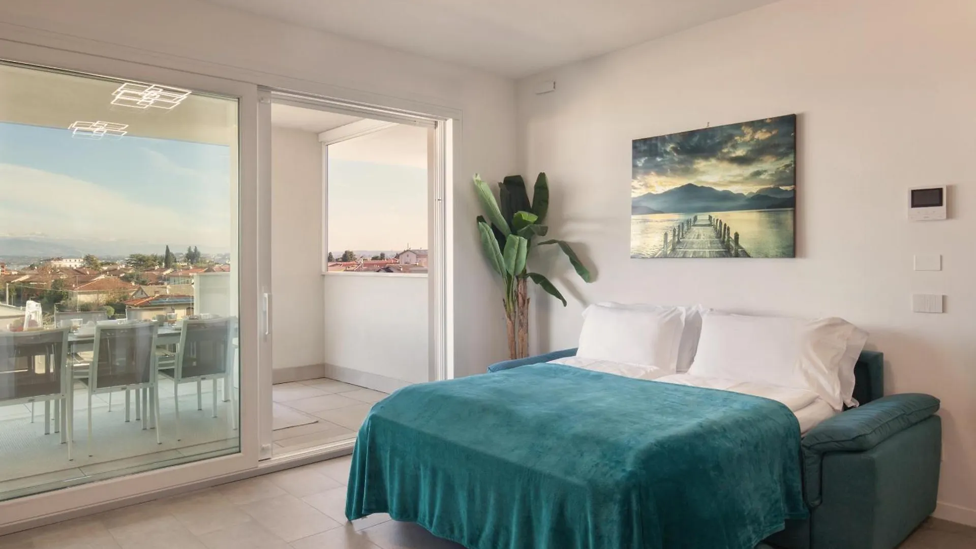 Perla Garda Lake Apartment With Pool Peschiera del Garda 0*,
