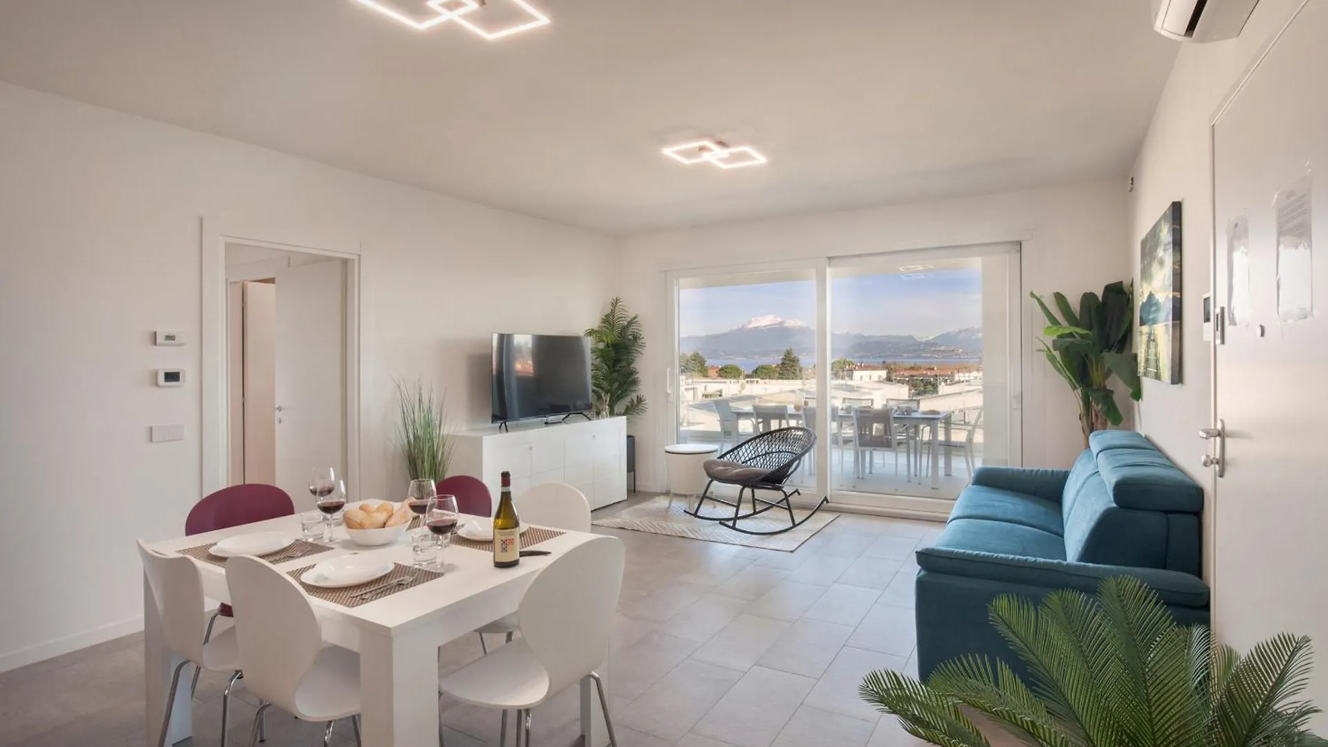 Perla Garda Lake Apartment With Pool Peschiera del Garda Italy