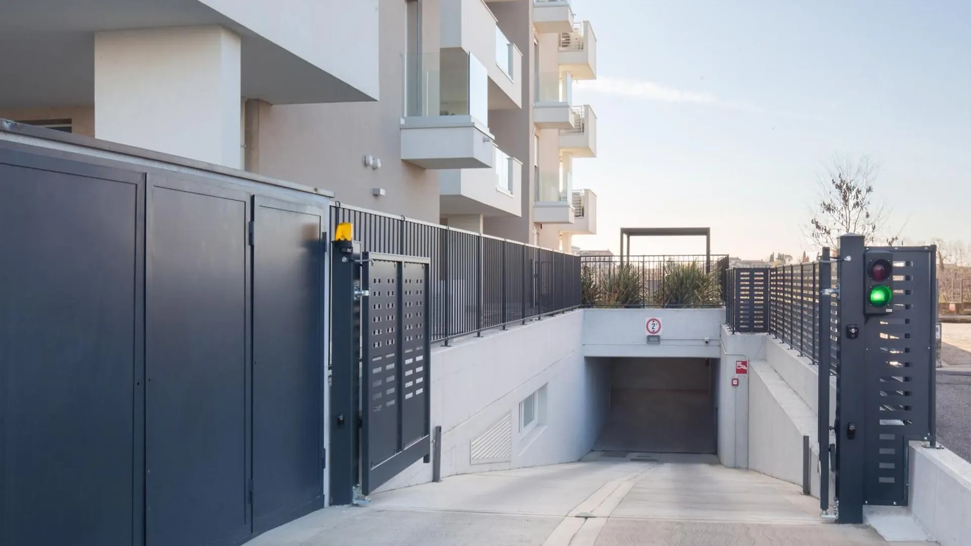 Perla Garda Lake Apartment With Pool Peschiera del Garda